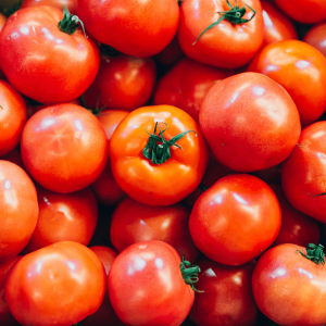 Alimentos-que-ajudam-cicatrização-tomates