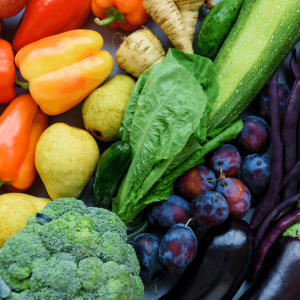 alimentos-que-ajudam-cicatrização-frutas-vegetais-coloridos